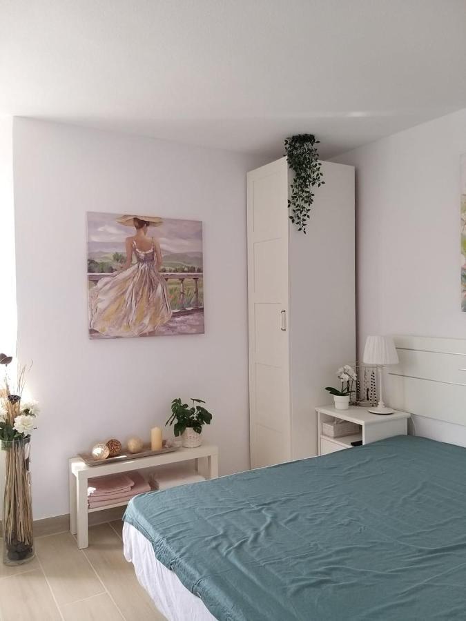 Neu Renoviertes, Huebsches Und Gemuetliches Appartement Mit Balkon Und Meerblick Costa De Antigua Dış mekan fotoğraf